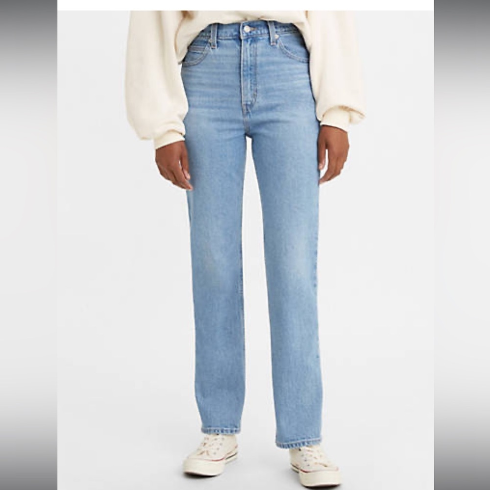 Like New Levi’s “70s High Slim Straight” Cigarette Leg Jeans - size 28